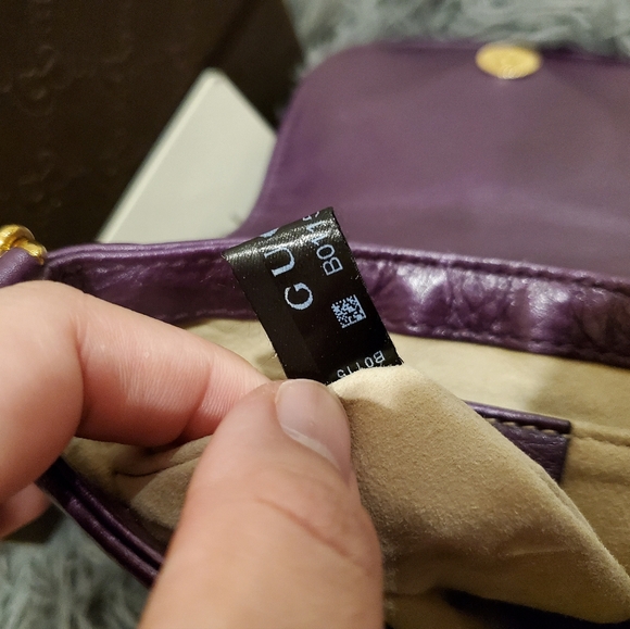 LIKE NEW- Gucci GG Logo Leather Flap Gold Chain shoulder bag - Picture 13 of 17